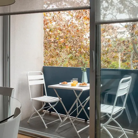 Feelathome Poblenou Daire *
